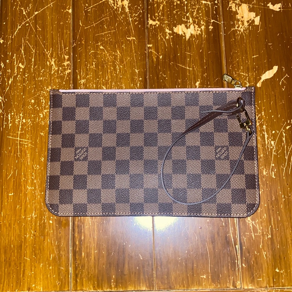 Louis Vuitton Damier Ebene Pochette in Rose Ballerine